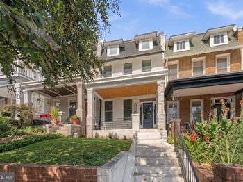 220 V Street NE