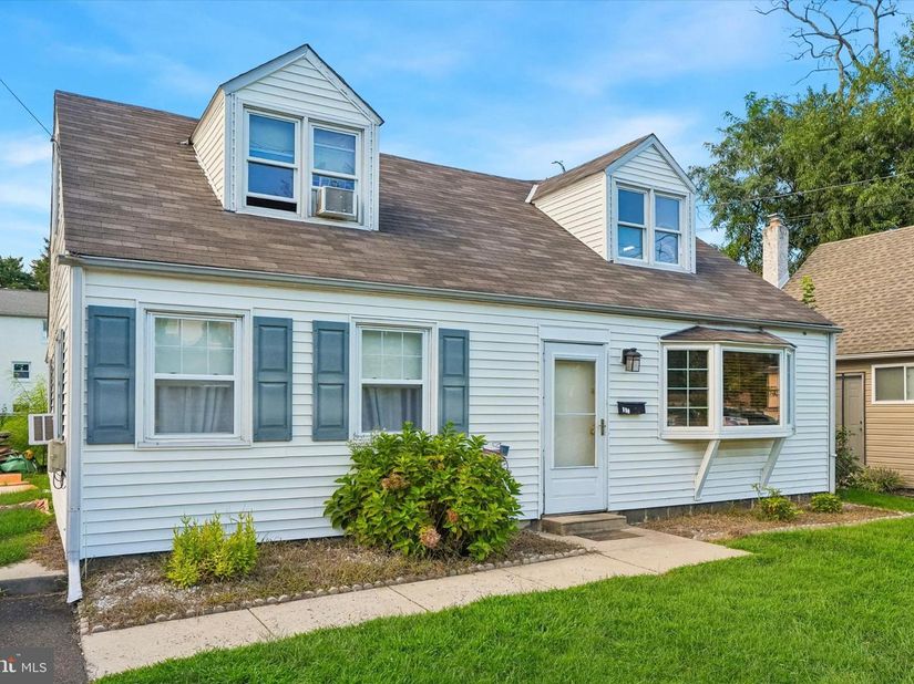 130 West Avenue, Elkins Park PA 19027