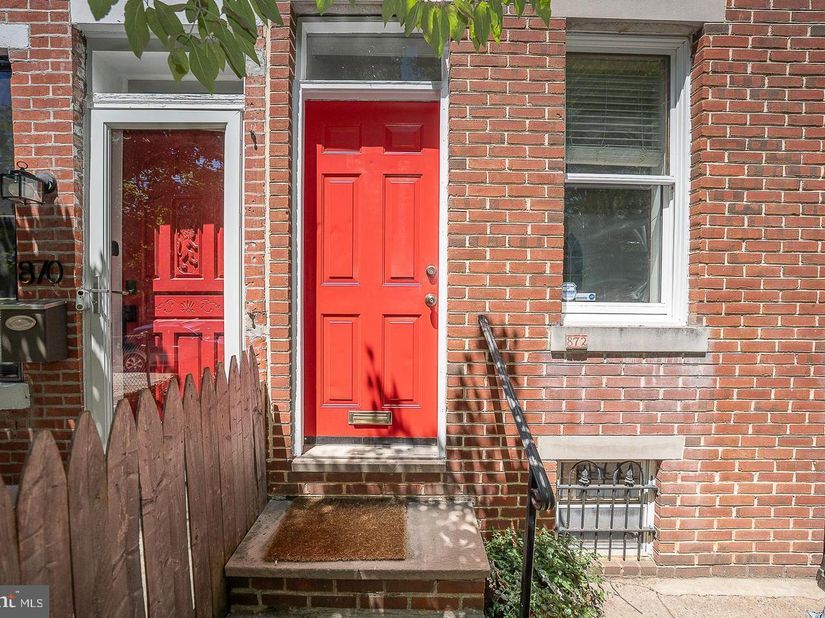 872 Lecount, Philadelphia PA 19130