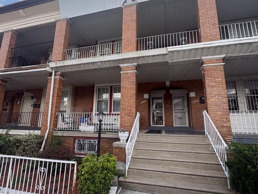 5432 Walnut Street, Philadelphia PA 19139