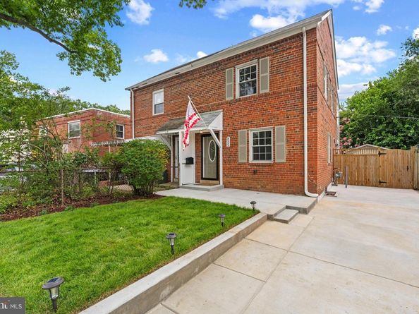 825 S Ivy Street, Arlington VA 22204