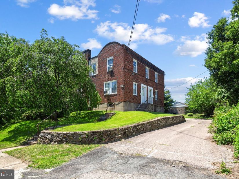 620 W Park Lane, Philadelphia PA 19144