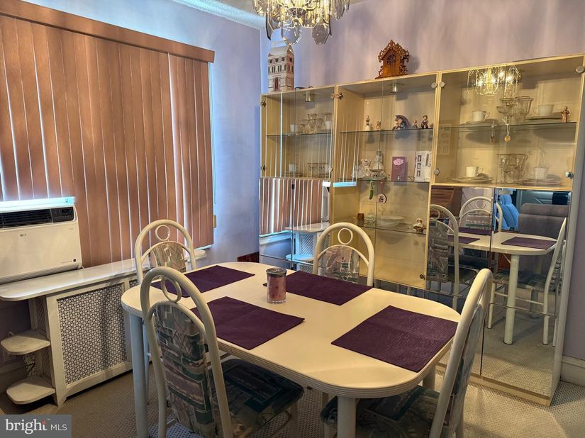 7038 Shelbourne Street, Philadelphia PA 19111