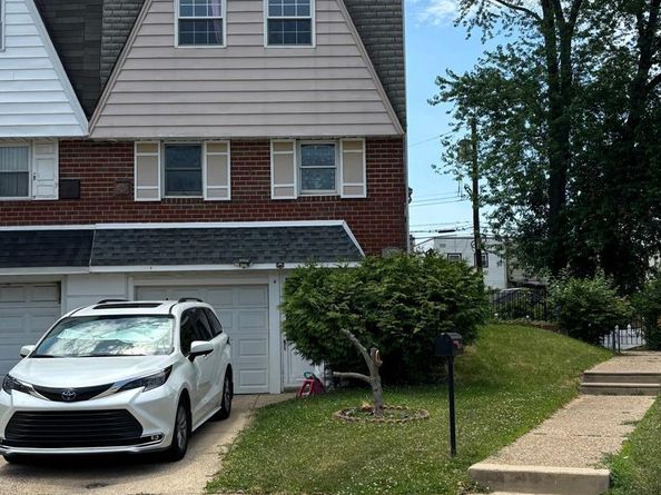 9009 Eastview Street, Philadelphia PA 19152