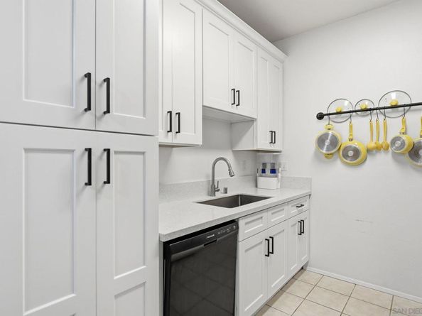 8310 Regents Rd 1E, San Diego CA 92122