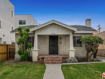 2406 S Cochran Avenue