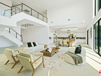 11818 N Hillsborough Lane