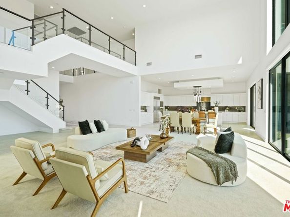 11818 N Hillsborough Lane, Porter Ranch CA 91326