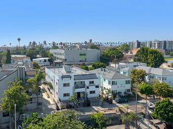 123 S Westmoreland Avenue