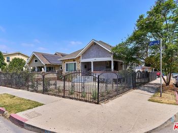 1305 W 37th Place
