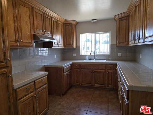 9004 S San Pedro Street, Los Angeles CA 90003