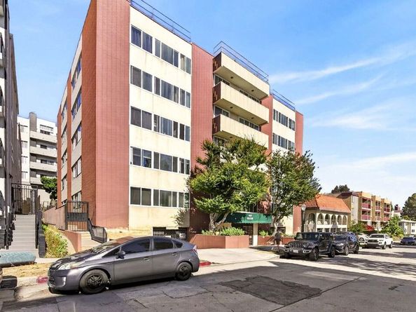 540 Kelton Avenue 402, Los Angeles CA 90024