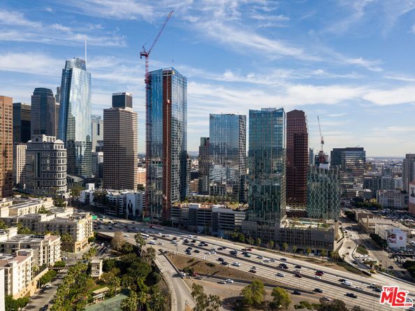 889 Francisco Street 1002, Los Angeles CA 90017