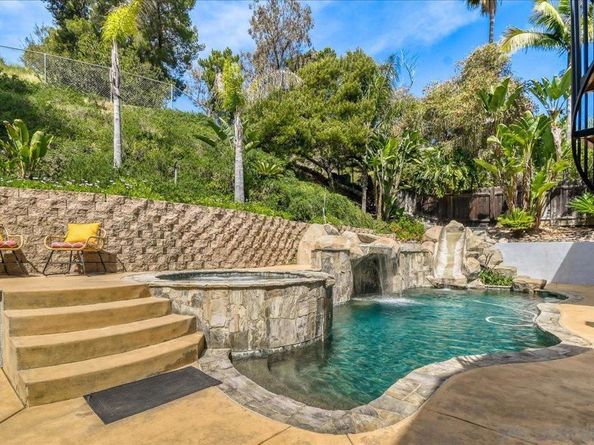 2552 Arnott Street, San Diego CA 92110
