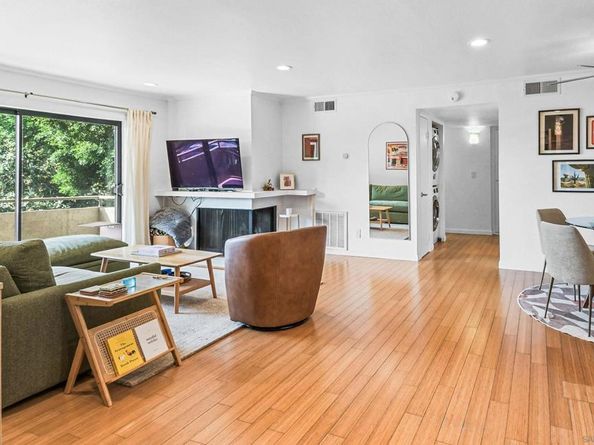 3940 Dove Street 101, San Diego CA 92103