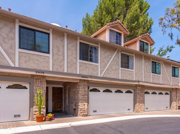29633 Strawberry Hill Drive, Agoura Hills CA 91301