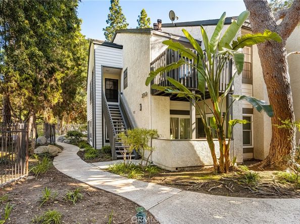 2542 W MacArthur Boulevard 143, Santa Ana CA 92704