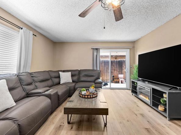 321 Sun Court, El Cajon CA 92021