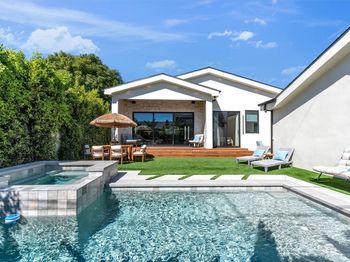 11956 Collins Street