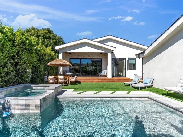 11956 Collins Street, Valley Village CA 91607