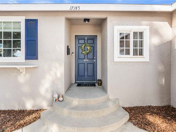 17145 Strathern Street, Lake Balboa CA 91406