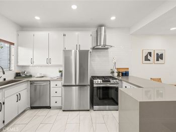 2500 Abbot Kinney Boulevard