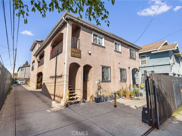 879 E 40th Place, Los Angeles CA 90011