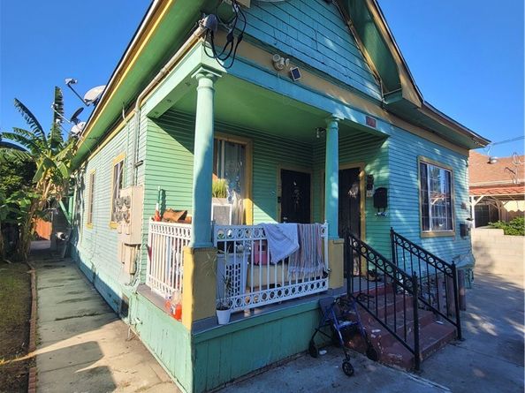1757 S New England, Los Angeles CA 90006