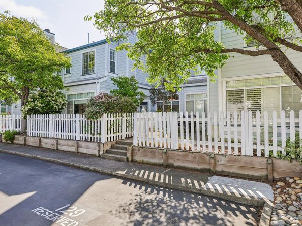 326 Commodore Drive, Richmond CA 94804