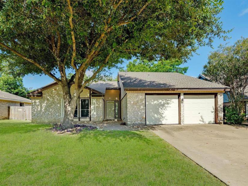 10915 Thicket TRL, Austin TX 78750