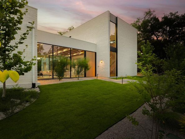 2106 Matthews DR, Austin TX 78703
