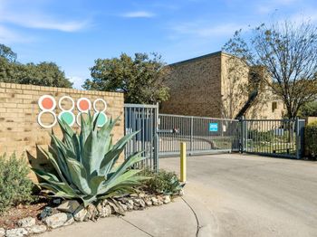 1900 Scofield Ridge PKWY