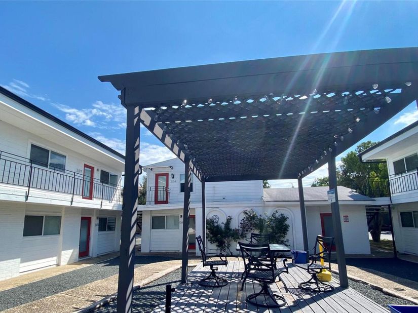 1313 E 52nd ST 202, Austin TX 78723