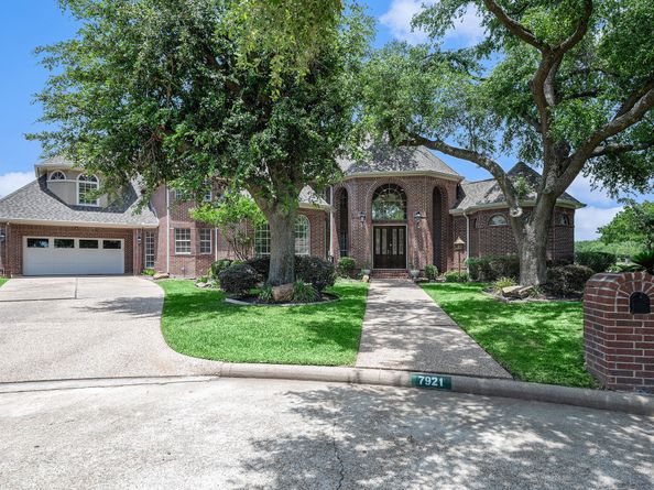 7921 Capri Circle, Houston TX 77095