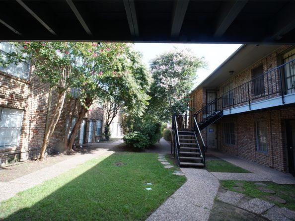 6401 Skyline Drive 34, Houston TX 77057