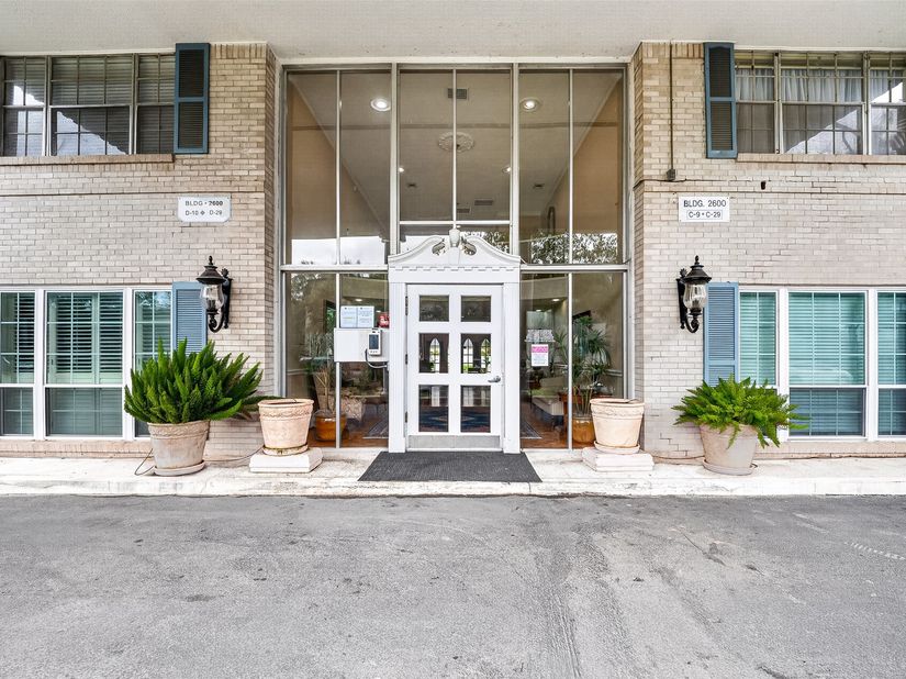 2600 Bellefontaine St Apt D24,, Houston TX 77025