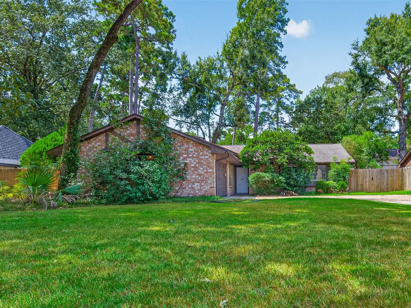 2154 Oak Shores Drive, Houston TX 77339