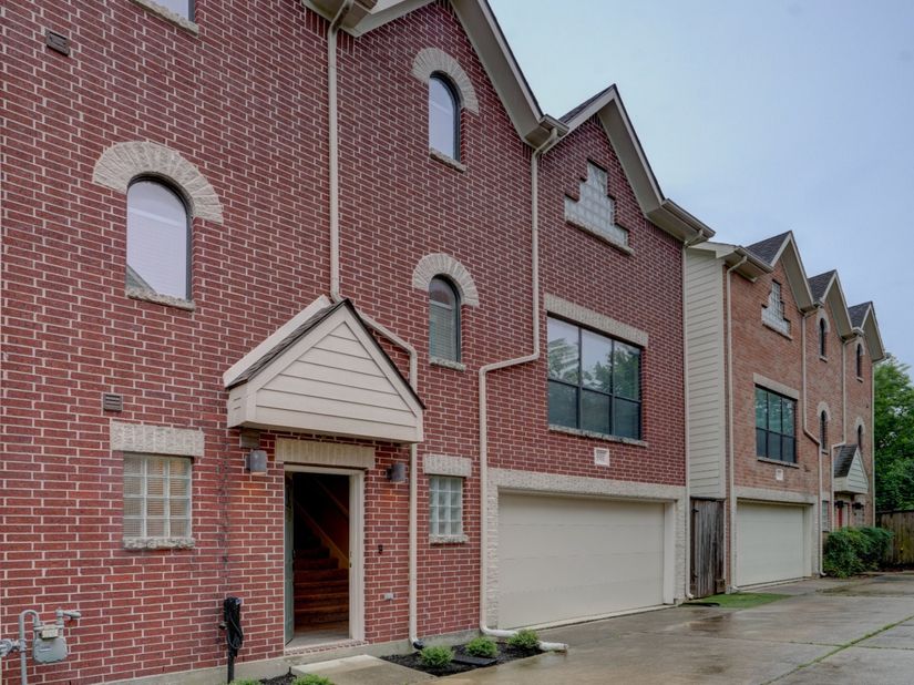 5911 Petty Street, Houston TX 77007