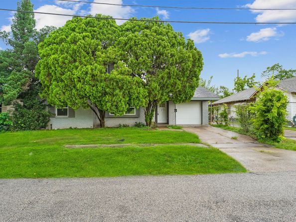 2709 Davis Street, Houston TX 77026