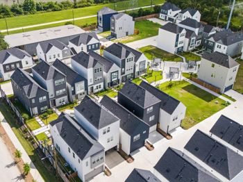 2305 Springwood Vista Lane