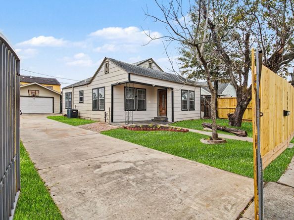7812 Scanlock Street, Houston TX 77012