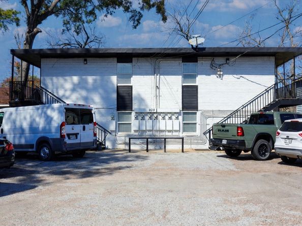 909 Yorkshire st Street 8, Houston TX 77022