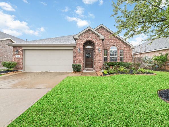 18311 Russett Green Drive, Tomball TX 77377