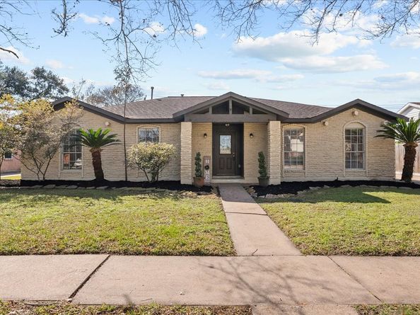 15514 Diana Lane, Houston TX 77062