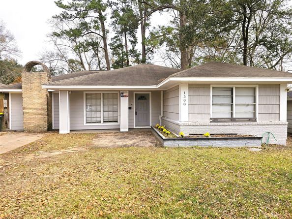 1508 N Roberson Street, Conroe TX 77301