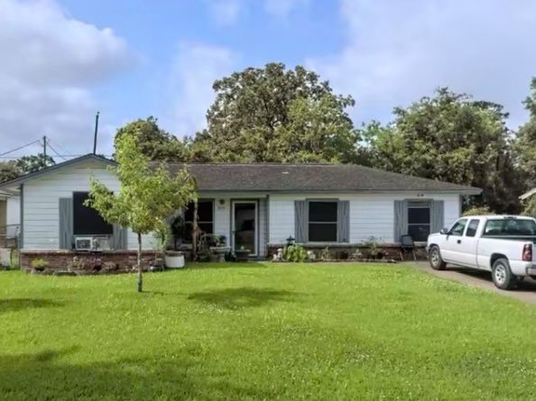 9314 Oak Knoll Lane, Houston TX 77078