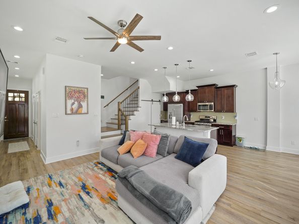 4402 Mckinley Street B, Houston TX 77051