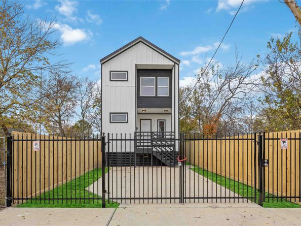 2207 Des Chaumes Street, Houston TX 77026