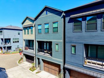 1806 Colonel Forbins Drive