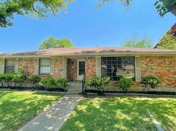 1940 Shady Glen Lane